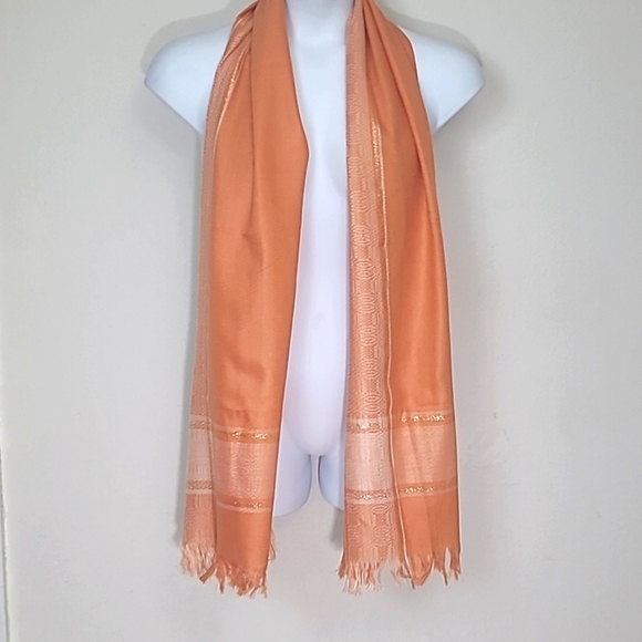 Scarf wrap Orange white gold Soft fringed 48" x 72" + 2" fringe - Picture 2 of 4